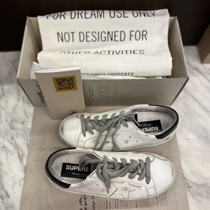 Like New in Box! Superstar Golden Goose Private Edit White & Black Leather